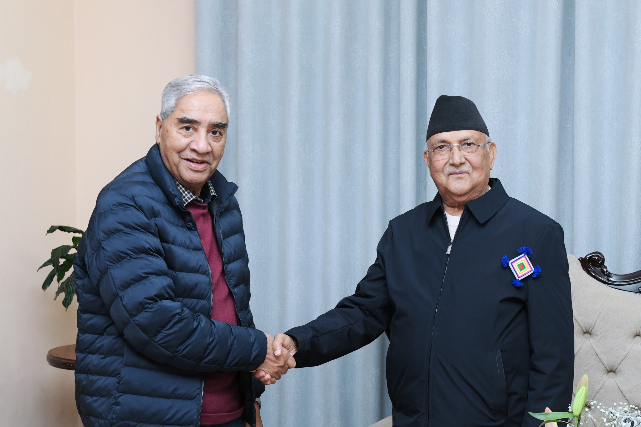 देउवा झेली, हठी ओली