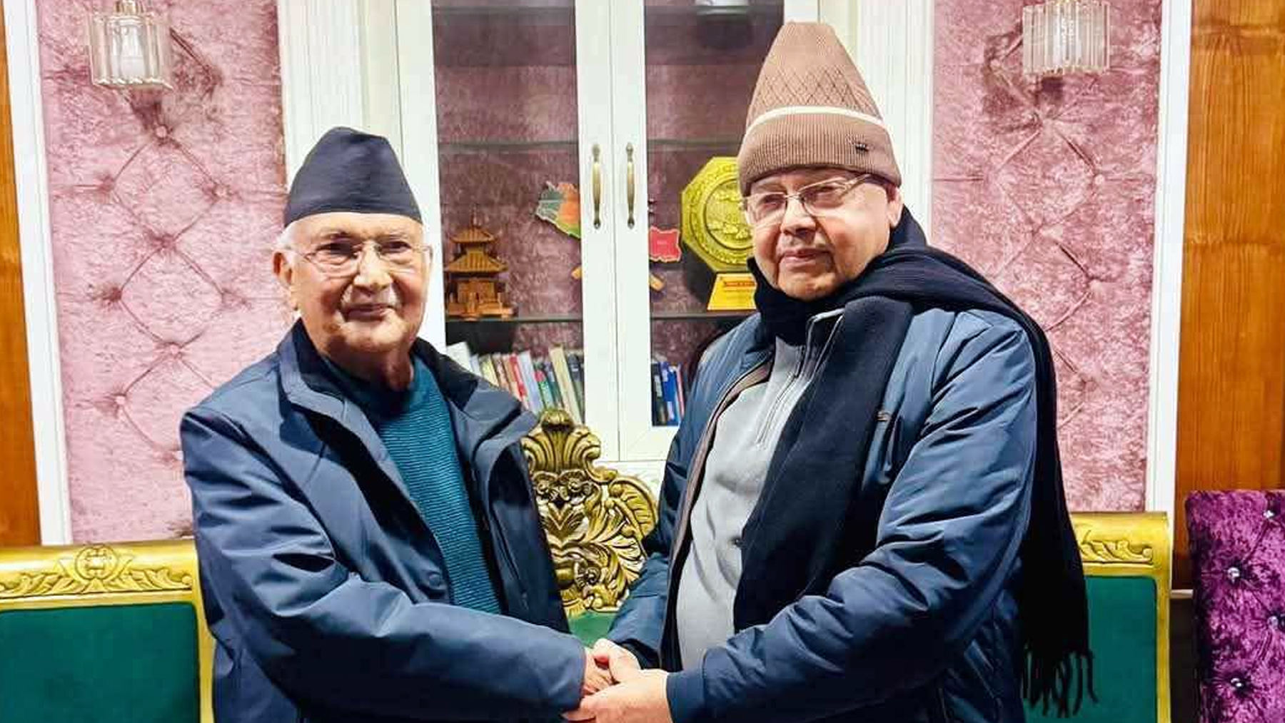 एमाले फर्किने बाटो खोजिरहेका झलनाथ खनालको ‌ओलीसँग सकारात्मक कुराकानी