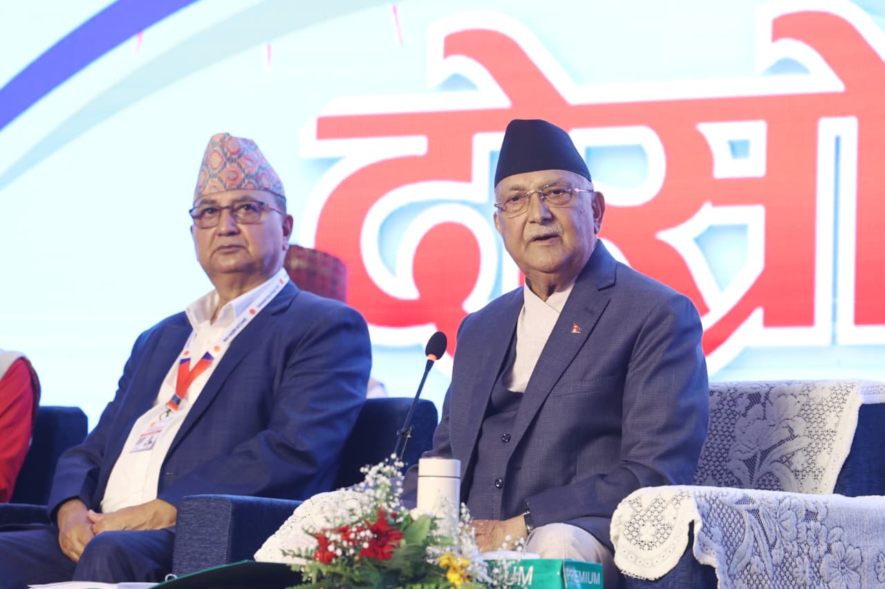 एमाले विधान महाधिवेशन: सकियाे समूहगत छलफल, भोलि ओलीले जवाफ दिने