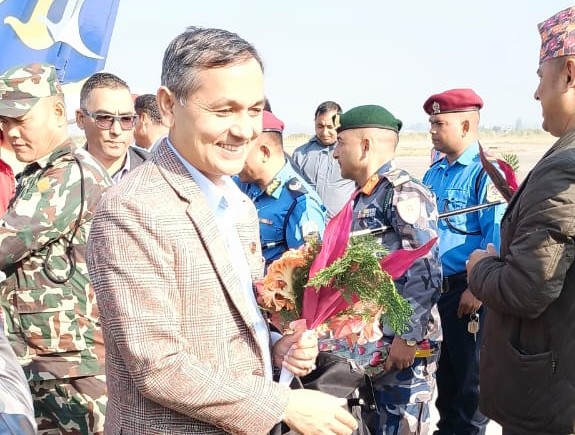 गृहमन्त्री अर्याल र सुरक्षा निकायका प्रमुखहरू धनगढीमा