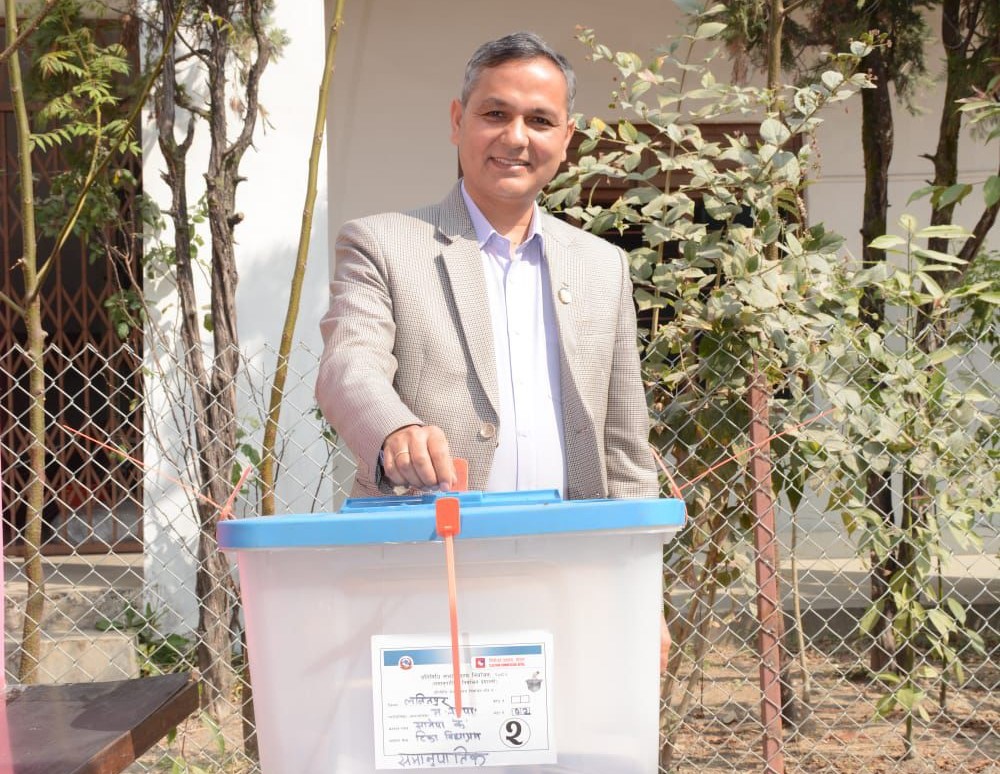 गृहमन्त्री अर्याल गरे मतदान