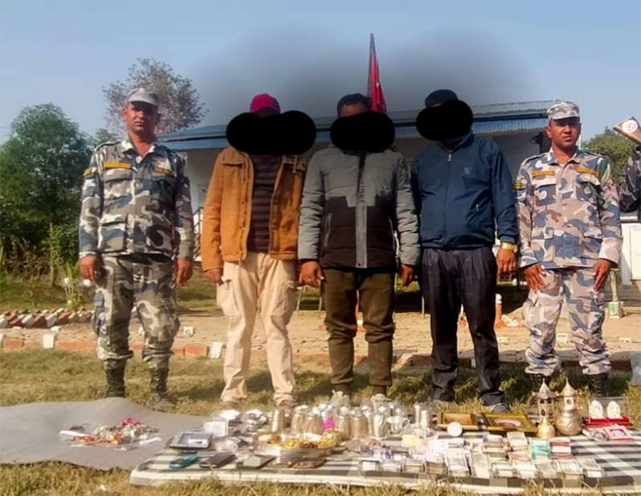 कैलालीबाट १ करोडभन्दा बढी मूल्यको सुनचाँदी र नगद बरामद, ३ जना पक्राउ
