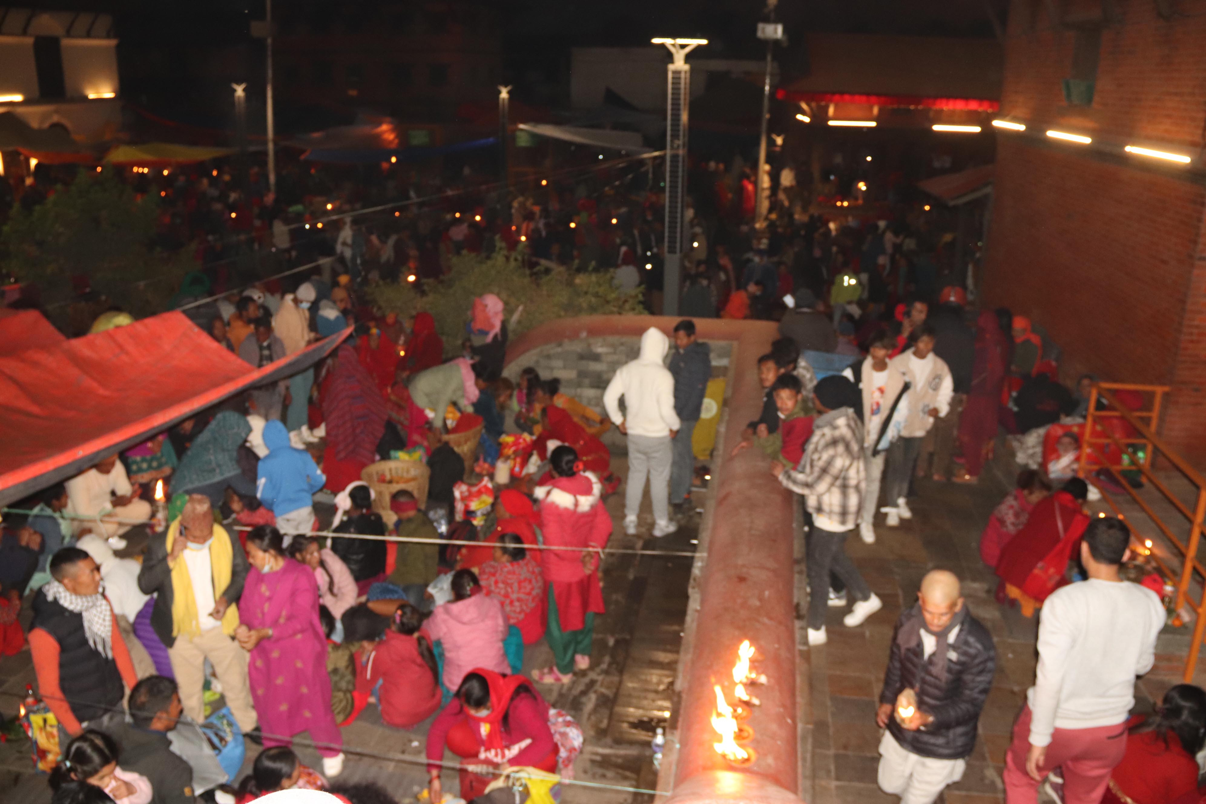 पितृको सद्गतिका लागि महादीपदान गर्न पाशुपत क्षेत्रमा लाखौँ भक्तजन
