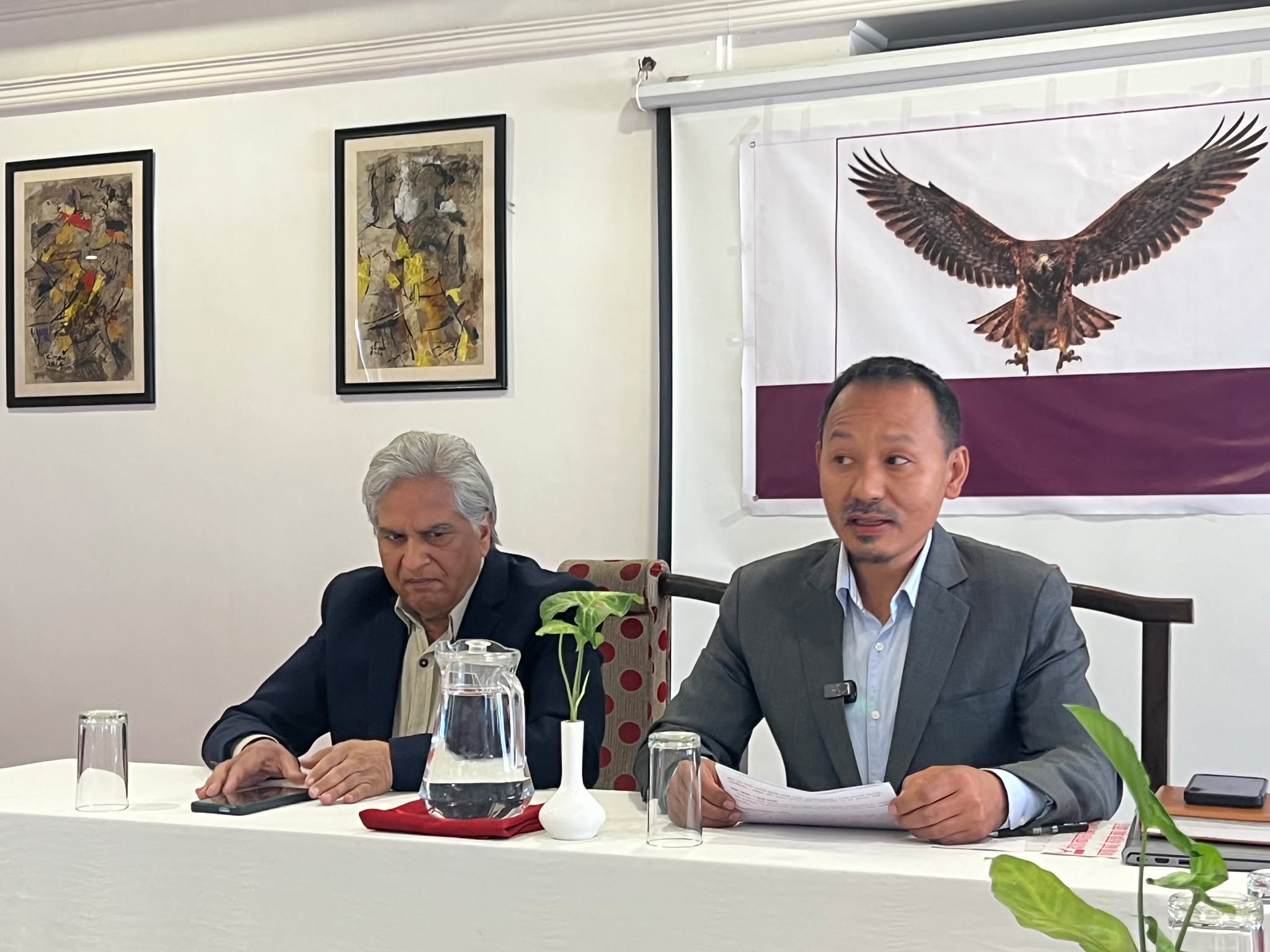 सौरभ र माखिमले भने, ‘सत्ता अपहरणकारीको हो, यसले चुनाव गराउने अधिकार राख्दैन’