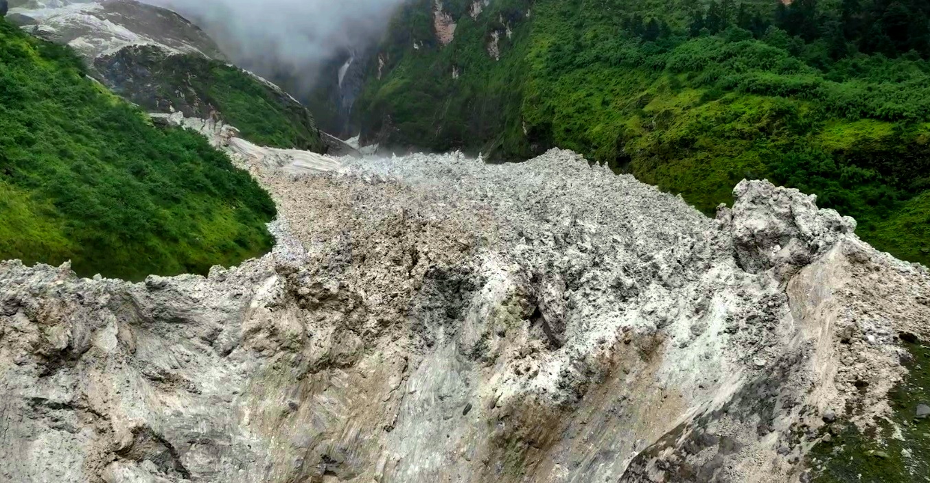 हिमालयमा खतराको घण्टी : विज्ञ भन्छन्– सङ्कट सामनाका लागि तयार रहनुको विकल्प छैन