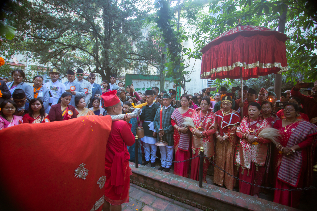 दसैँघरमा भित्र्याइयो फूलपाती