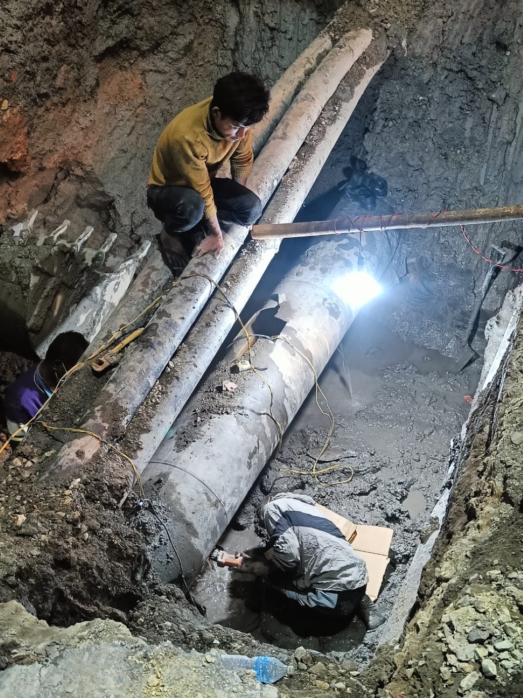केयूकेएलले गर्‍यो थापाथलीमा फुटेको खानेपानीको पाइप मर्मत 