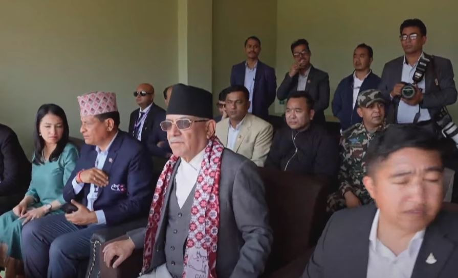 नेपाली क्रिकेटरको हौसला बढाउन प्रधानमन्त्री त्रिवि मैदानमा