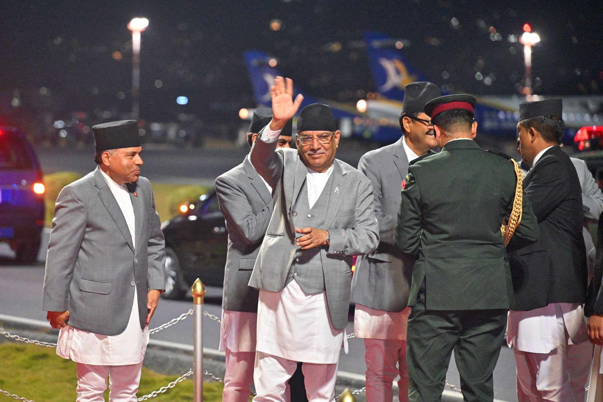 कोप- २८ मा भाग लिएर स्वदेश फर्किए प्रधानमन्त्री प्रचण्ड, विमानस्थलमा के भने ?