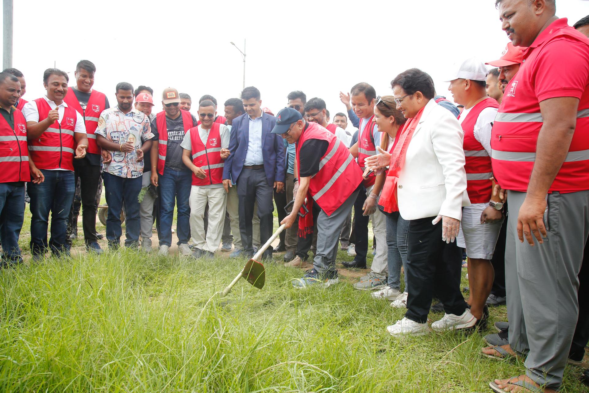 प्रचण्डले उद्घाटन गरे ‘श्रम र उत्पादनमा वाइसिएल अभियान’