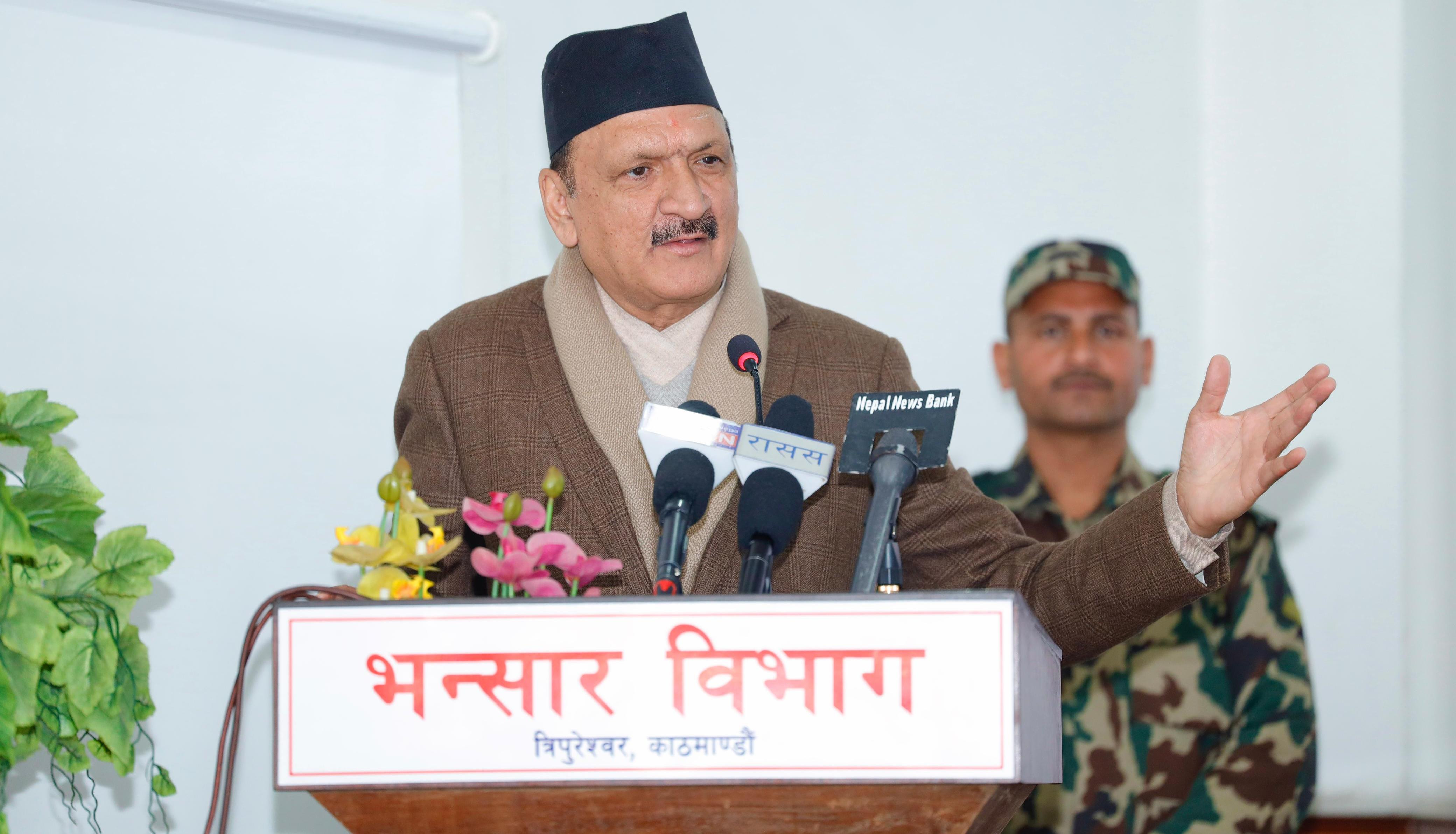 लक्ष्यअनुसार राजस्व उठ्‌न सकेन, सरकार दबाबमा छ: अर्थमन्त्री महत