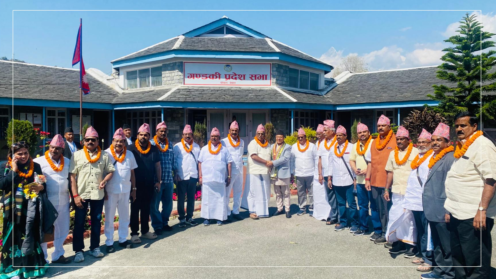 पुडुचेरीका विधायकहरू पोखरामा