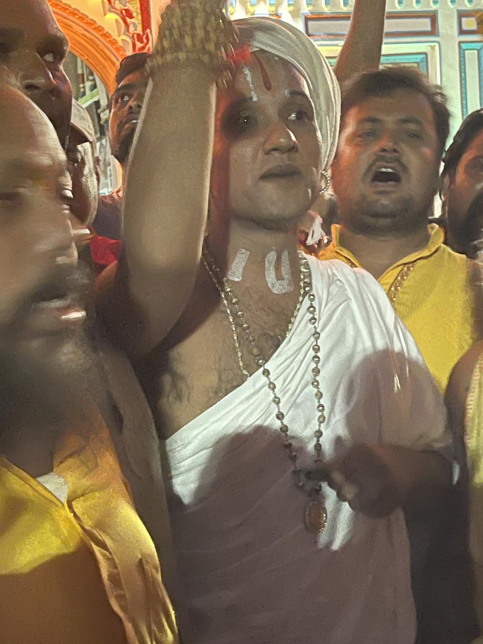 आचार्य श्रीनिवास पाँच सय जरिवाना तिरेर रिहा   