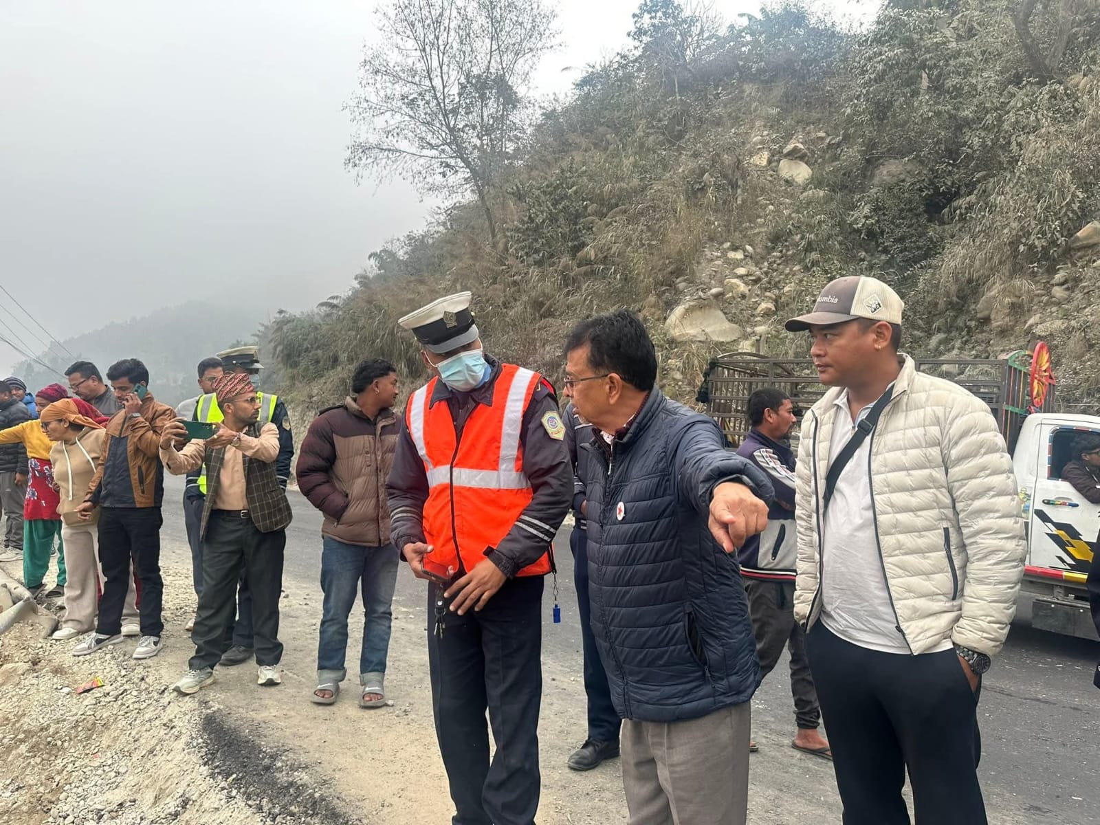 धादिङ बस दुर्घटना : नेकपा नेता राजेन्द्र पाण्डेले गरे स्थलगत अनुगमन