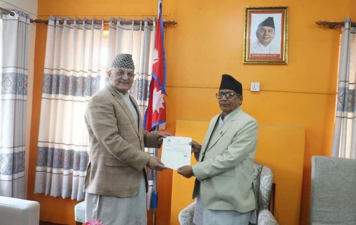 गण्डकीका मुख्यमन्त्री सुरेन्द्रराज पाण्डेले दिए राजीनामा 