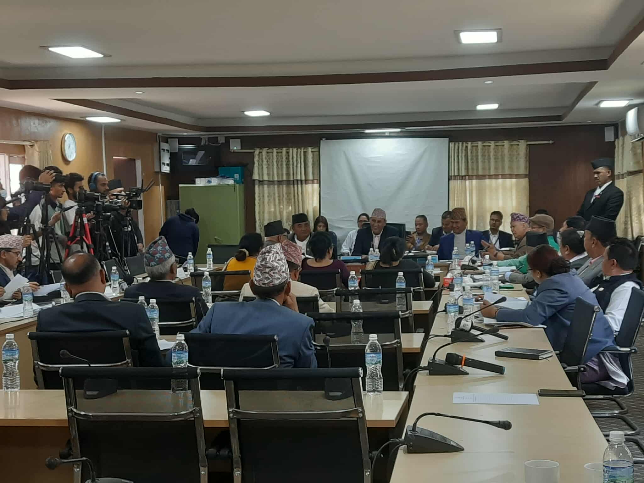 निजामती विधेयकमा माओवादी केन्द्रले राख्यो तीनबुँदे असहमति 