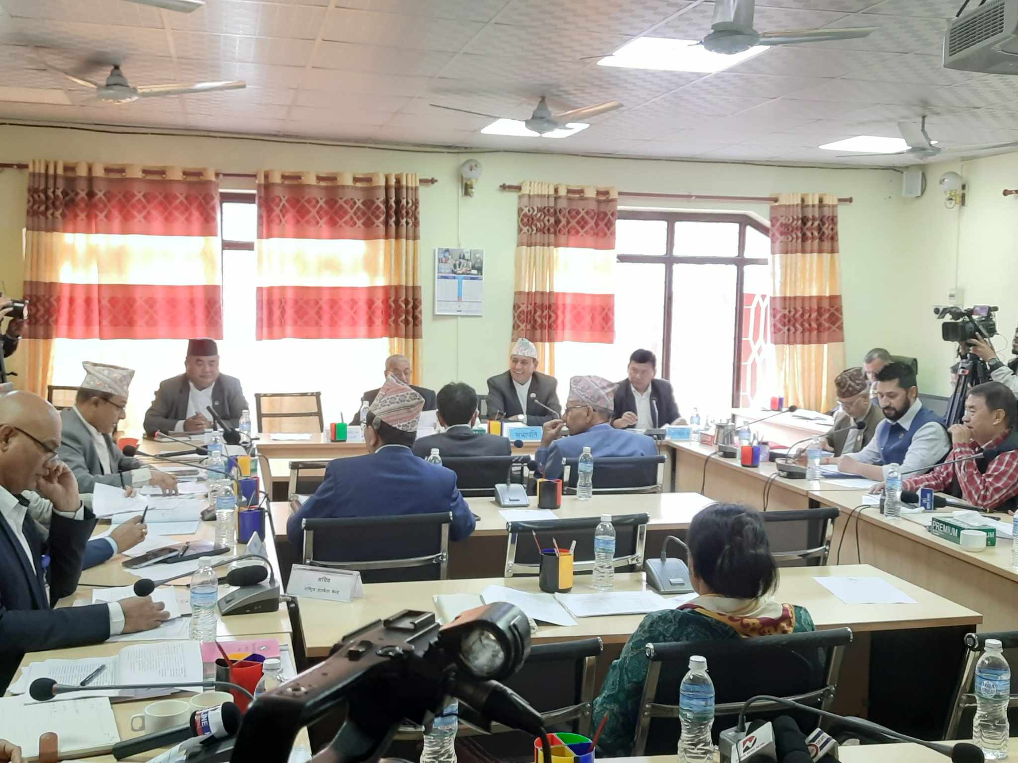 निजीक्षेत्रलाई अख्तियारको दायरामा ल्याउने/नल्याउने विषयमा अध्ययन गर्न उपसमिति गठन