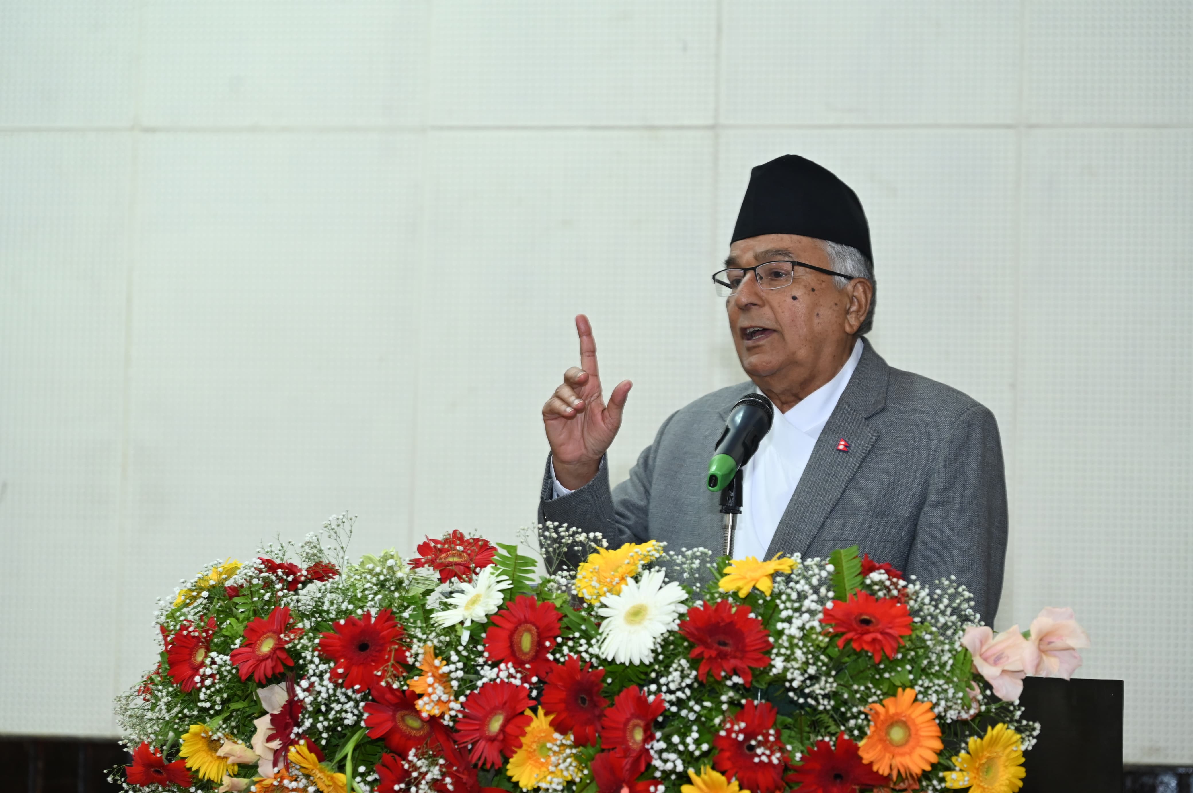 गिरिजाप्रसाद कोइराला क्रान्ति र शान्तिको नेता : राष्ट्रपति पौडेल 