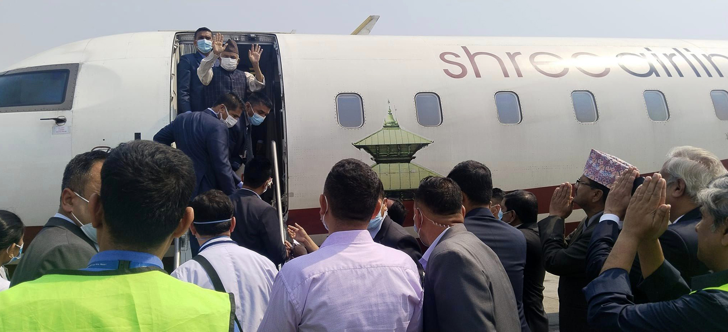 श्री एयरलाइन्सको विमानमार्फत राष्ट्रपति पौडेललाई थप उपचारका लागि भारत लगियो 