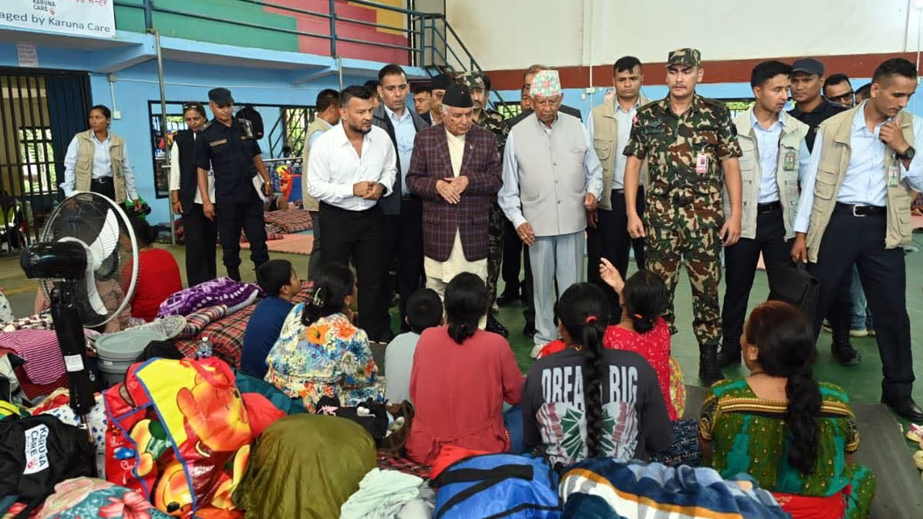 बाढीप्रभावित नुवाकोटमा राष्ट्रपति पौडेलको अवलोकन, होल्डिङ सेन्टरमा रहेका पीडितसँग गरे कुराकानी