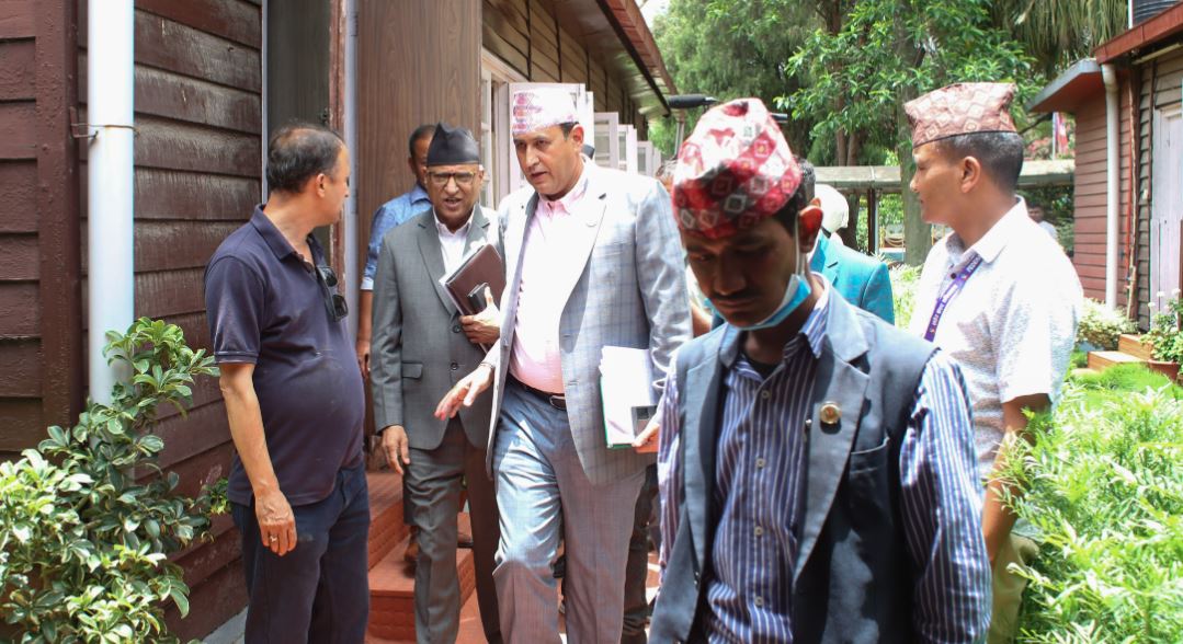 माओवादी केन्द्रले माग्यो राज्य व्यवस्था समितिका सभापति खतिवडाको राजीनामा 