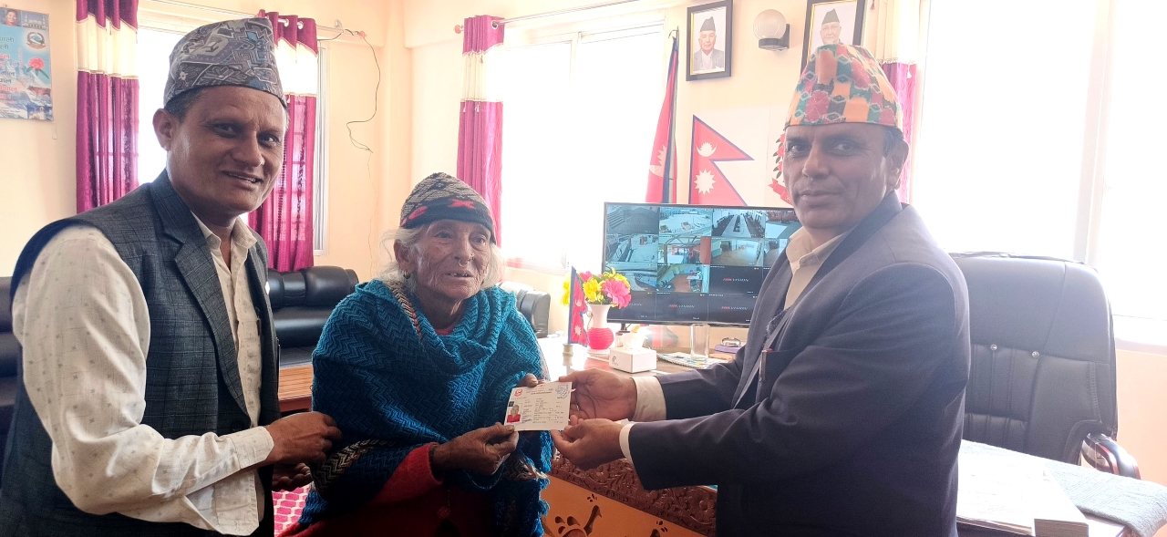 बाजुरामा ८९ वर्षीया रंगीले पाइन् नागरिकता 