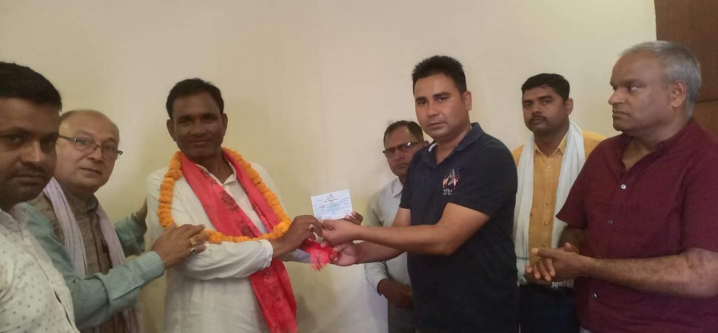 माओवादी केन्द्रका सम्मरीमाई गाउँपालिकाका अध्यक्ष देवान कांग्रेसमा प्रवेश