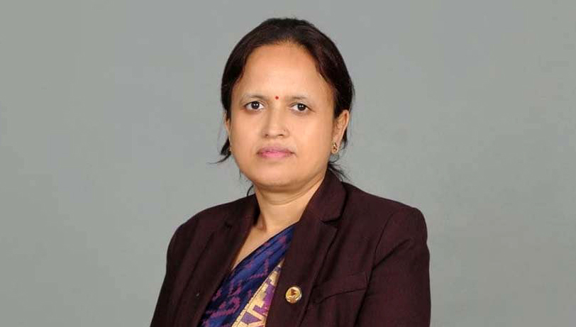 कर्मचारीले बिदाइ गरेकै दिन रेखा शर्माले गरिन् सञ्चारमन्त्रीकाे पदभार ग्रहण
