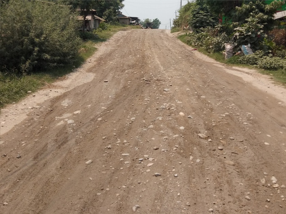 दुई जिल्ला जोड्ने सडक : तीनपटक म्याद थप्दा ६० प्रतिशत काम