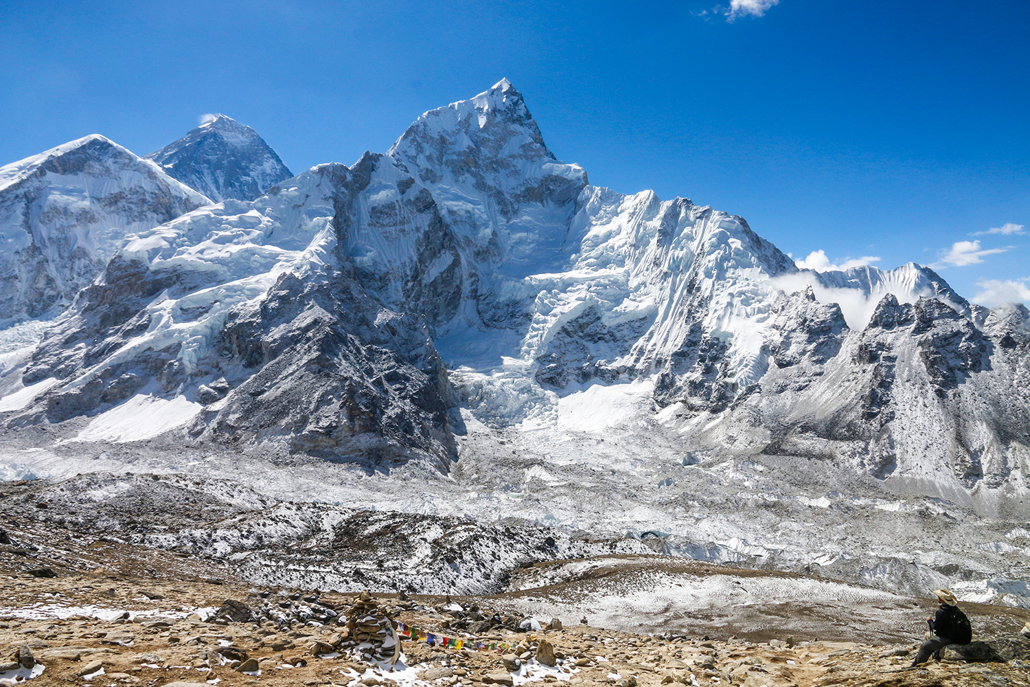 सगरमाथा क्षेत्रमा भेटिएको शव ‘डीएनए’ परीक्षणका लागि काठमाडौं ल्याइयो