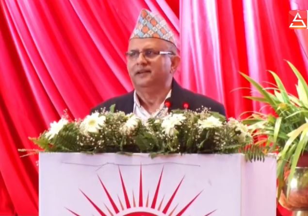 विधान महाधिवेशनमा ओलीको सांकेतिक मुभ: शंकर पोखरेललाई पढ्न लगाए आफ्नाे प्रतिवेदन (भिडियो)