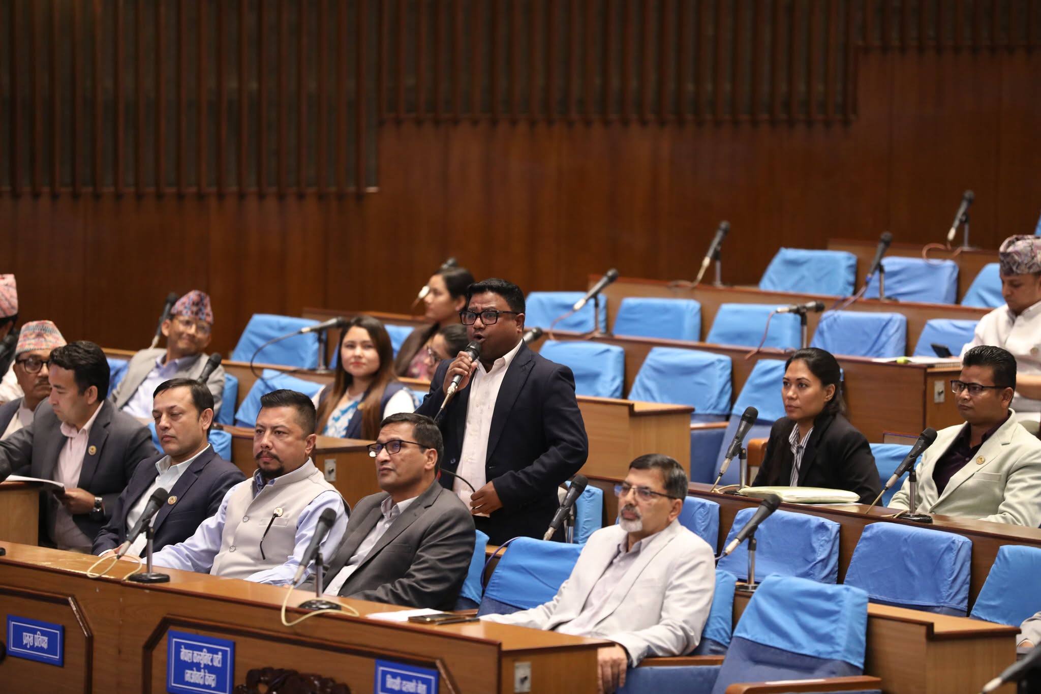 रास्वपाले भन्यो– हिजो बालुवाटार र सिंहदरबारमा भएको प्रहसनले सदनलाई चोट पुर्‍याएको छ