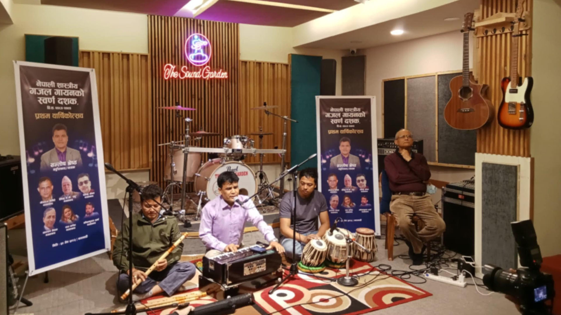 'अनाम गजल गायन’मा सुनिए सात स्रष्टा, सन्तोषले जिते स्रोताको मन