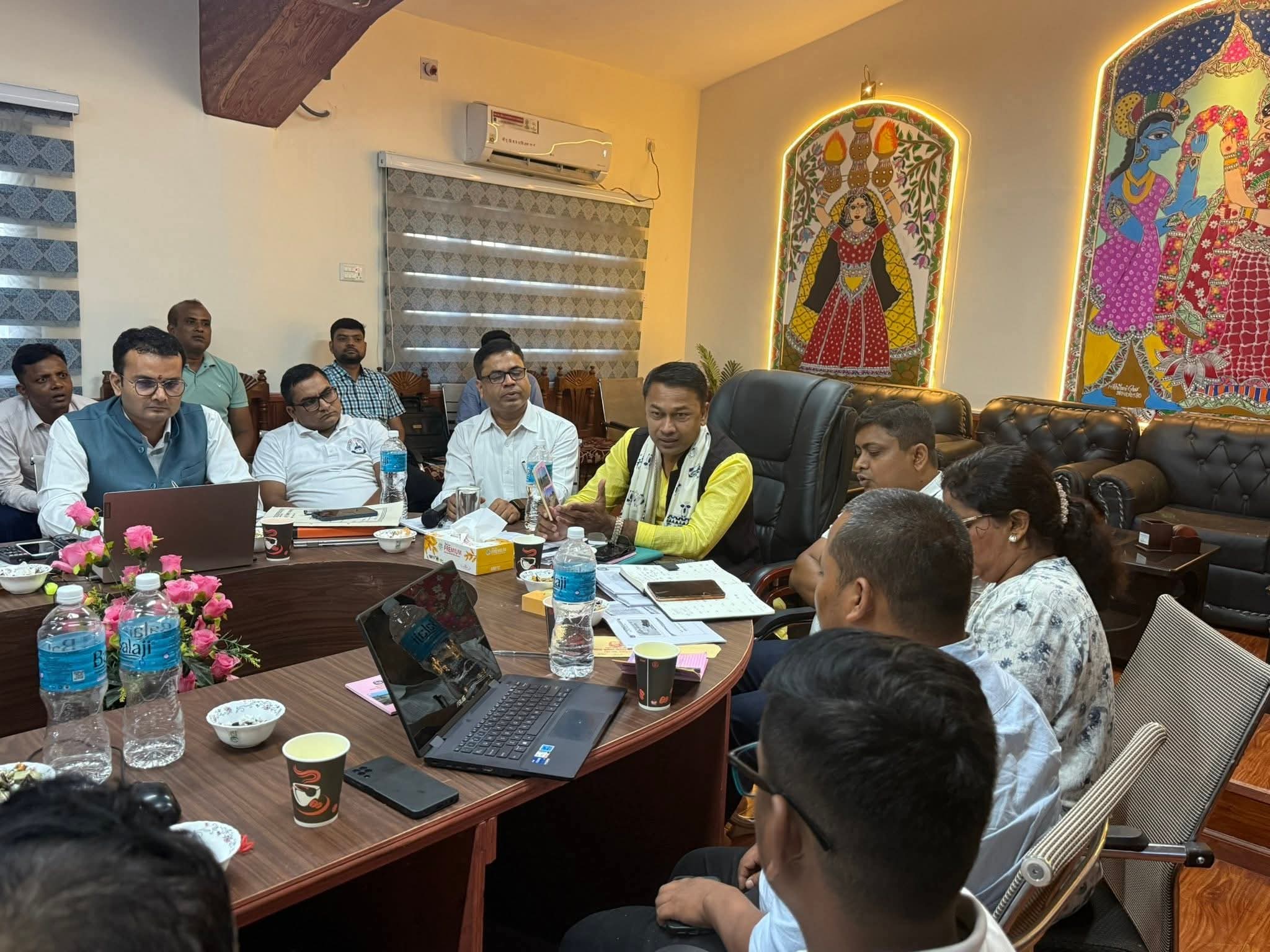 मधेशमा सुक्खा संकट: मन्त्री यादव र कर्मचारीहरूले राहत कोषमा तीन दिनको तलब दिने