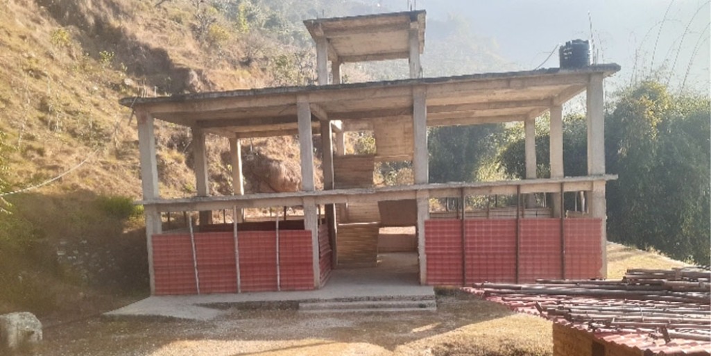 बजेट अभावमा पर्वतमा निर्माणाधीन विद्यालय भवन अलपत्र