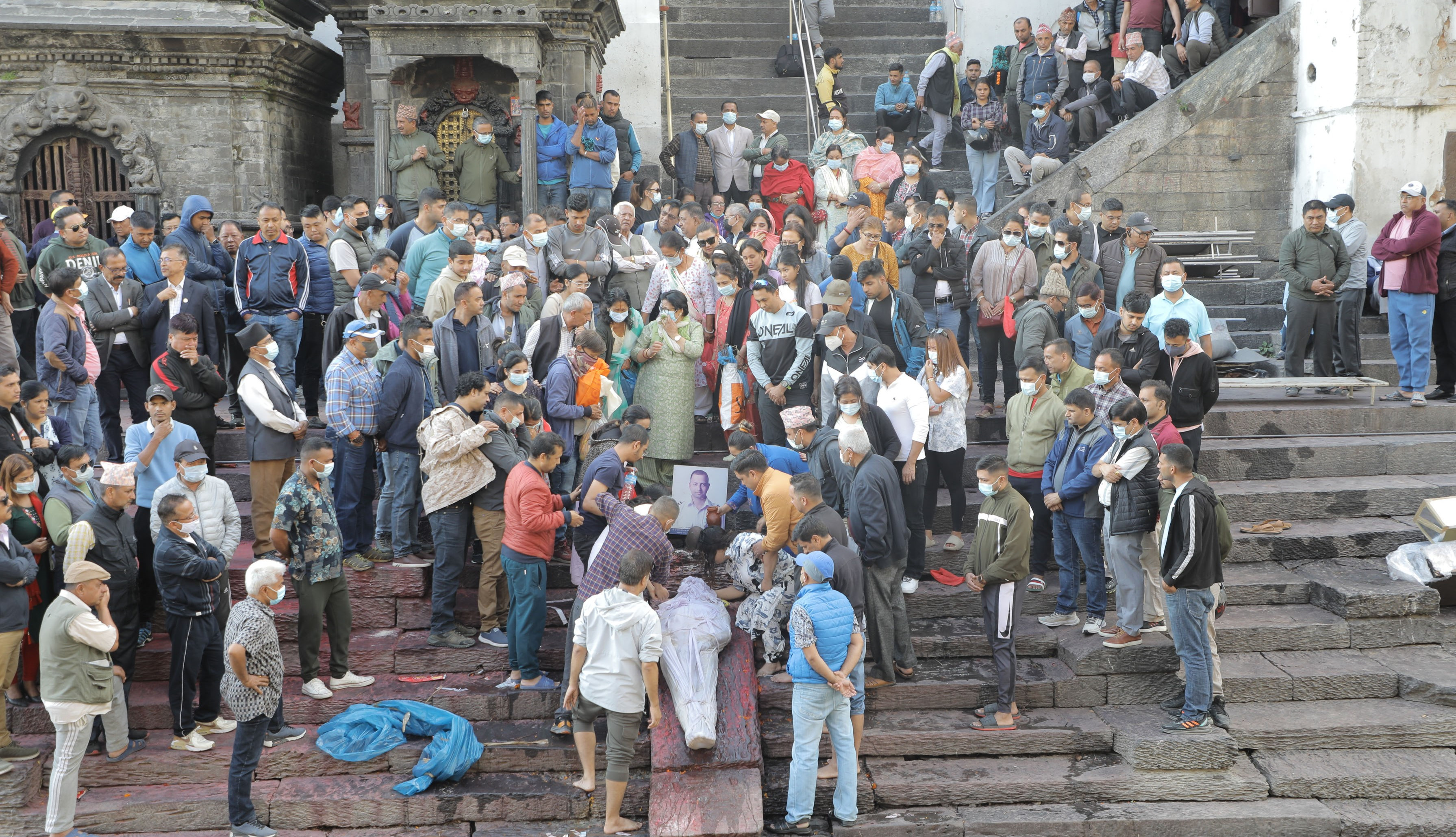 वरिष्ठ क्याप्टेन सेढाईंको अन्येष्टि