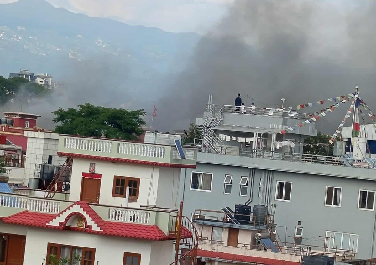 राष्ट्रपति भवनमा पनि झोसे आन्दोलनकारीले आगो