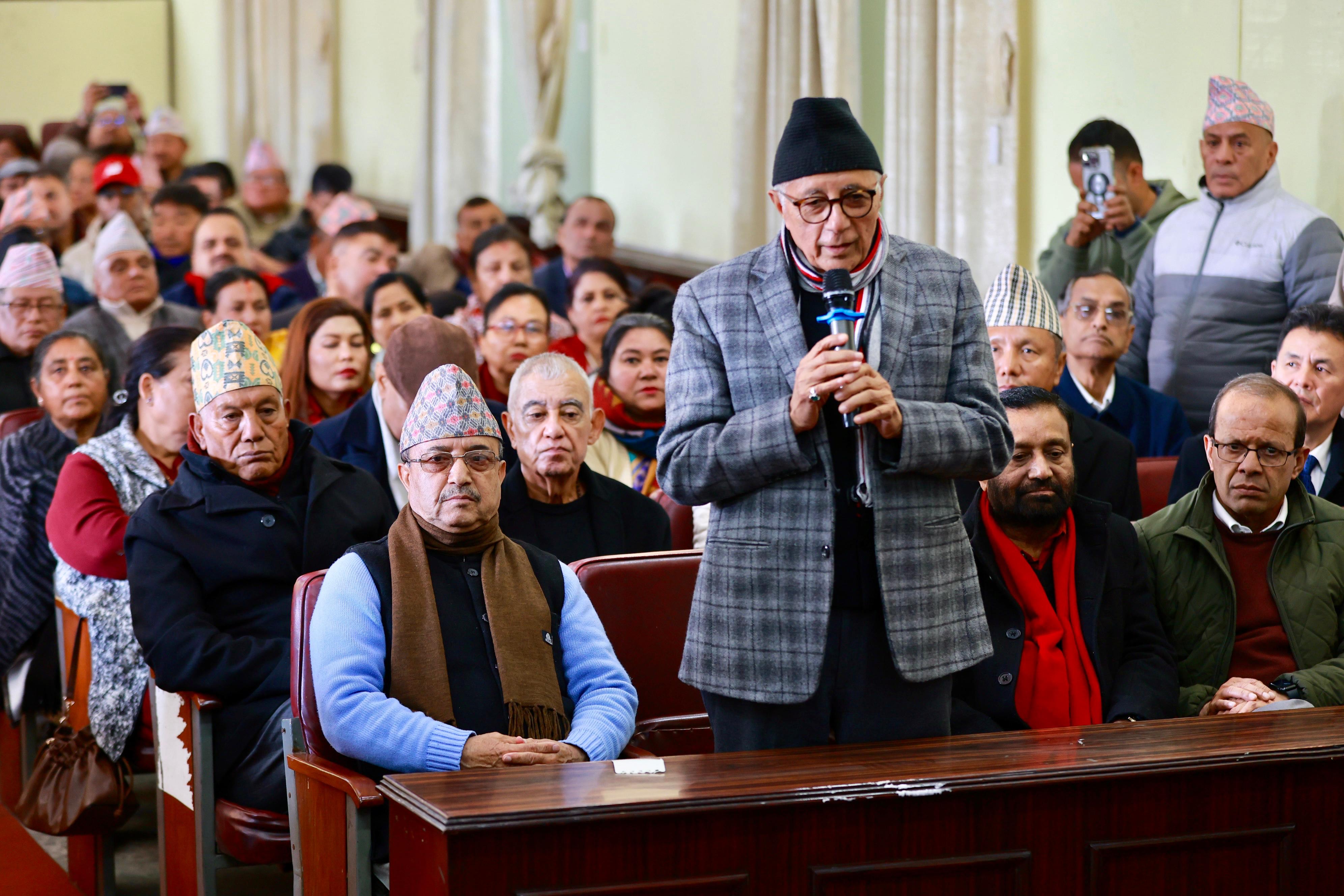 कांग्रेसको विवाद संवादबाट सल्टिन्छ: शेखर कोइराला