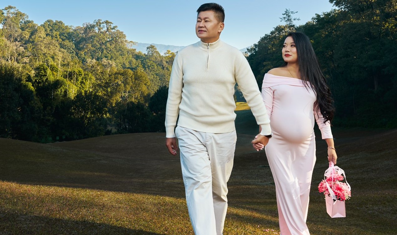 शेरधन सचिवमा विजयी भएपछि गर्भवती भएको तस्वीर सार्वजनिक गर्दै श्रीमती जाङ्मुको बधाई 