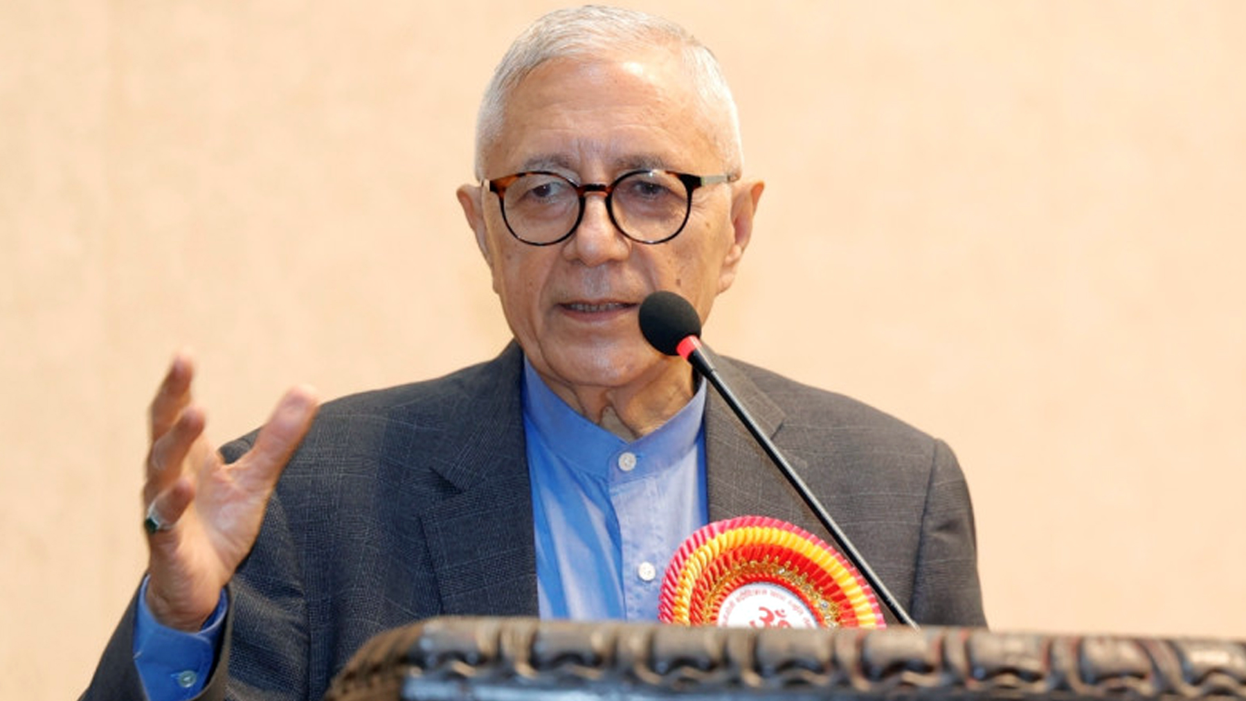 विवाद मिलाउन मध्यधारको कमान्ड नलिएका शेखर कोइराला