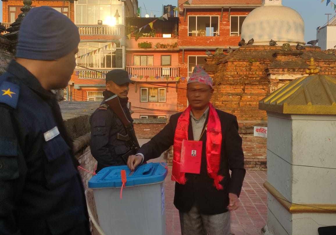 कीर्तिपुर नगरपालिकाको मेयरका उम्मेदवार शिवशरणले गरे मतदान