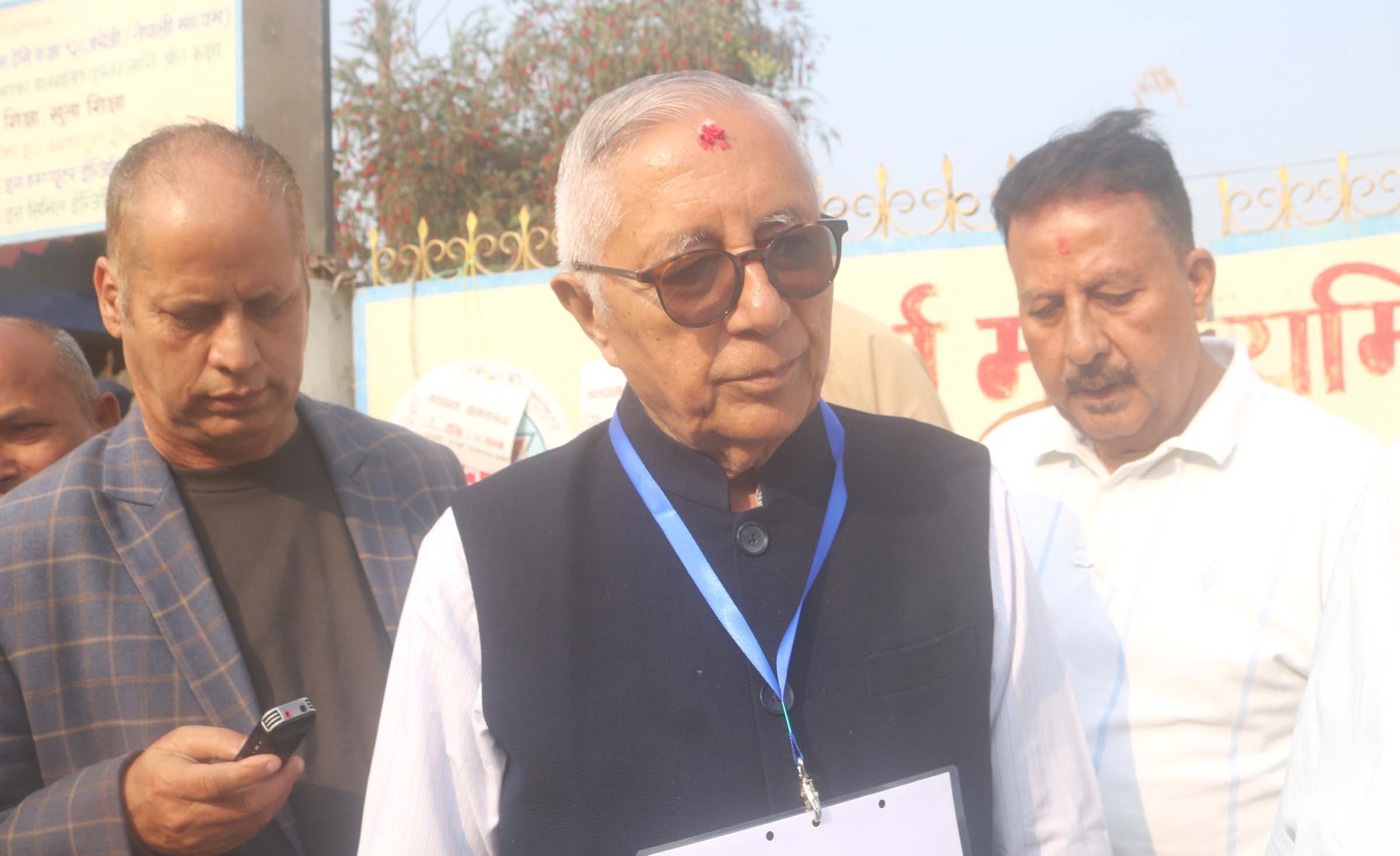 शेखर कोइरालाले गरे मतदान