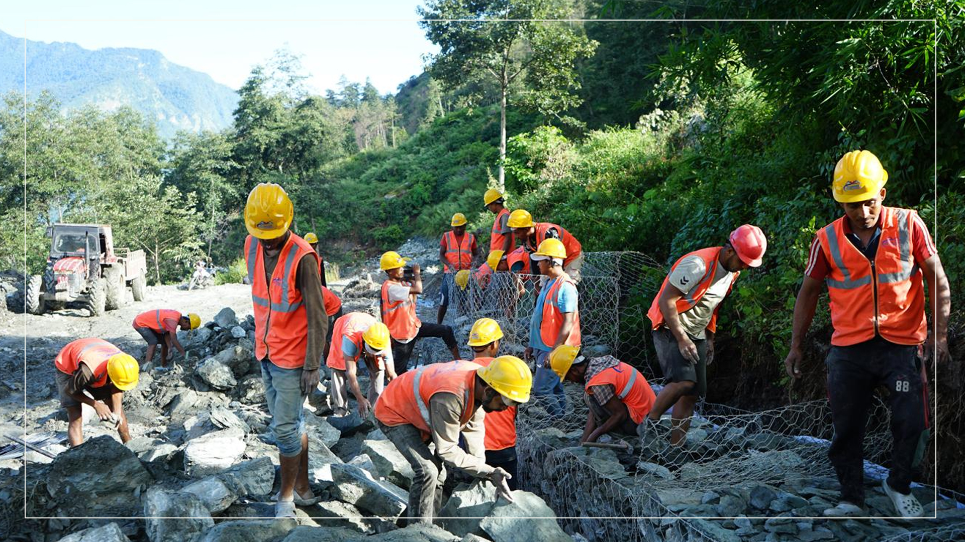 ढोरपाटन जोड्ने सडक स्तरोन्नितका लागि झण्डै एक अर्ब