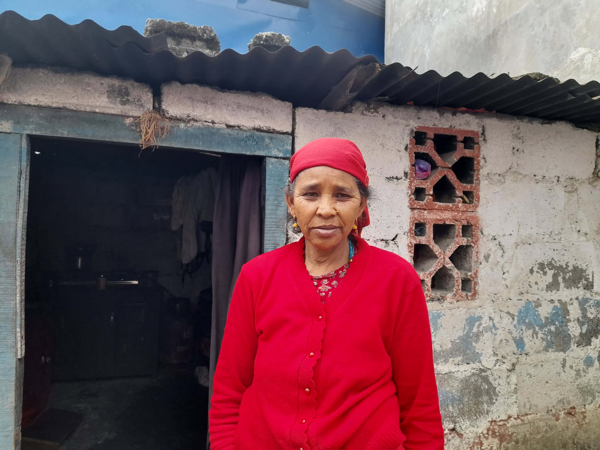 घर छ तर बस्ने अधिकार छैन