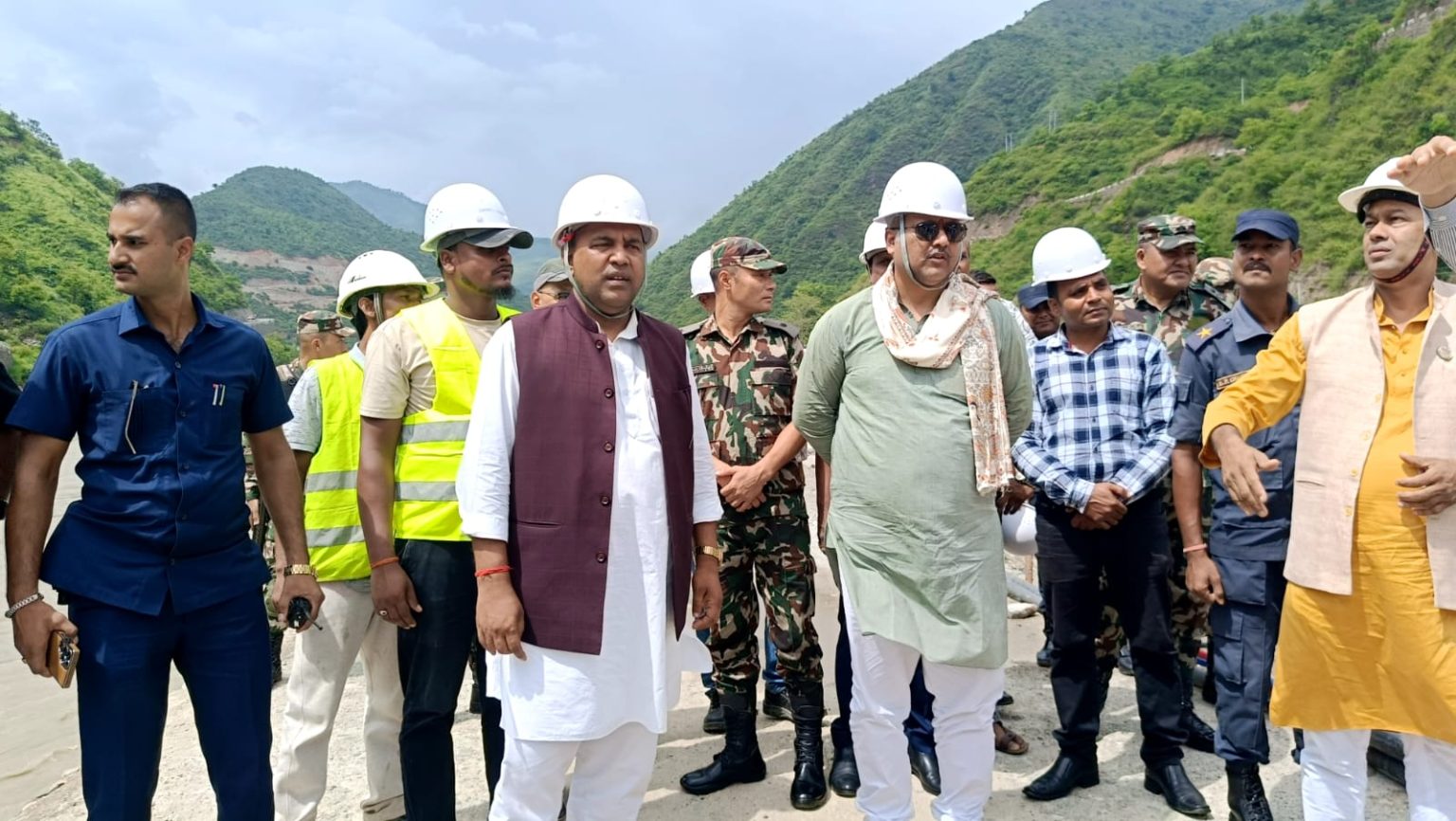 सुनकोशी मरिन डाइभर्सन निर्माणमा भइरहेको ढिलाइप्रति मधेश सरकारको चासो, मुख्यमन्त्री र मन्त्रीहरूले गरे निरीक्षण