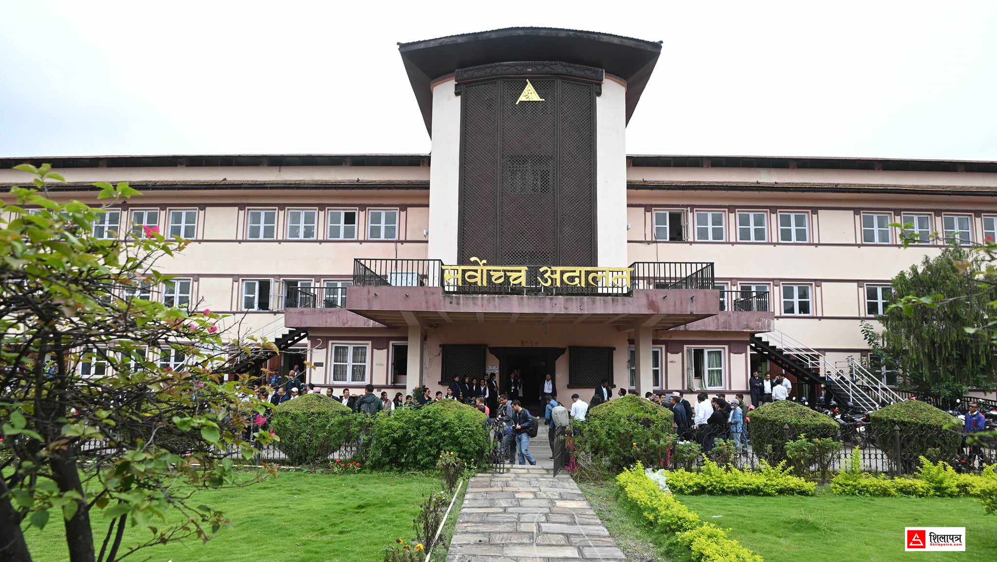 मध्यरातमा पूर्वप्रधानन्यायाधीश पक्राउबारे सर्वोच्चले भन्याे– कानुनी प्रक्रिया खोइ ?