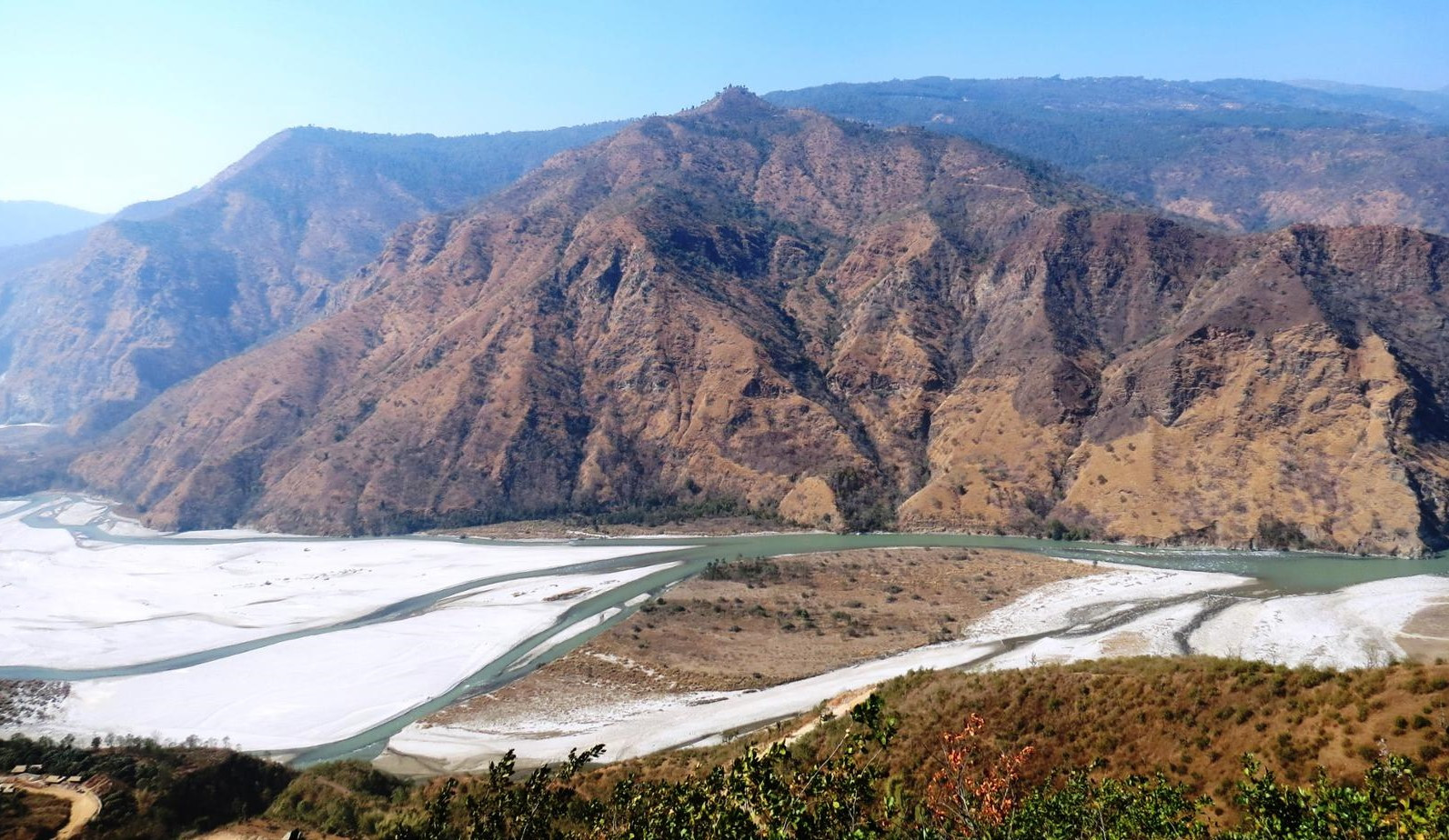 पर्यटकको पर्खाइमा तमोर नदी क्षेत्र