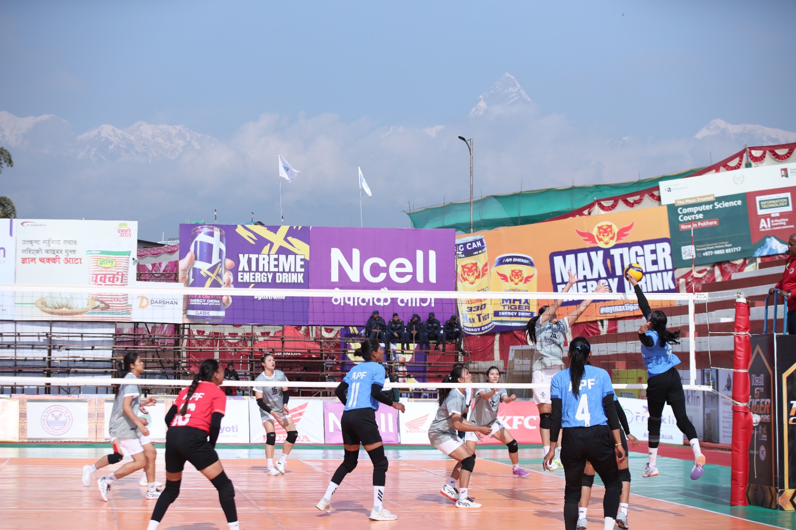  टाइगर कप :  थाइल्यान्ड क्विन्स तेस्रो  