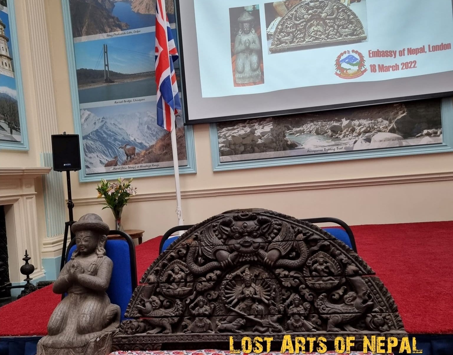 नेपालबाट हराएका दुई पुराना मूर्ति बेलायत प्रहरीद्वारा फिर्ता, चाँडै नेपाल ल्याइने