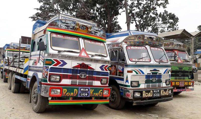 भारतीय ट्रक निर्वाध रूपमा नेपाल भित्रिँदा मर्कामा परेको ट्रक व्यवसायीको गुनासाे
